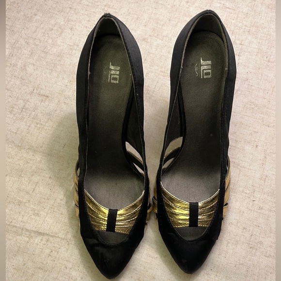 JLo by Jennifer Lopez leather sole heels, black & gold (size 8m) - Picture 2 of 6